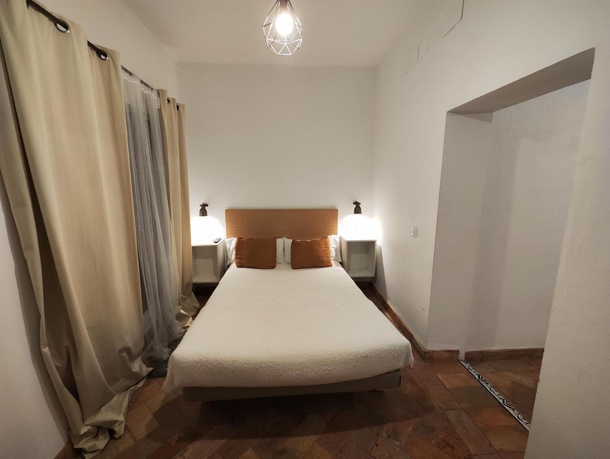 Frenteabastos Suites Cafe Hostal & Apartments Carmona  Ngoại thất bức ảnh