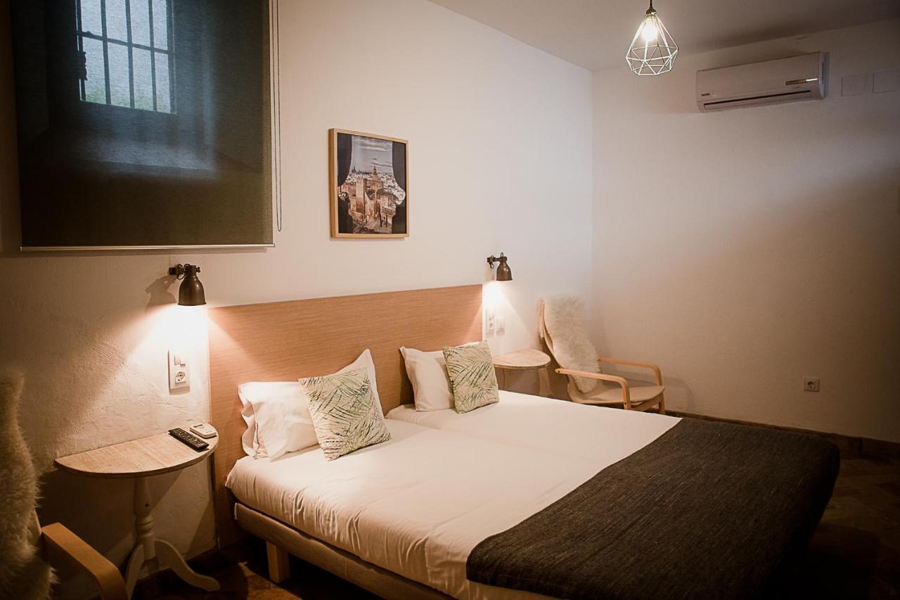 Frenteabastos Suites Cafe Hostal & Apartments Carmona  Ngoại thất bức ảnh